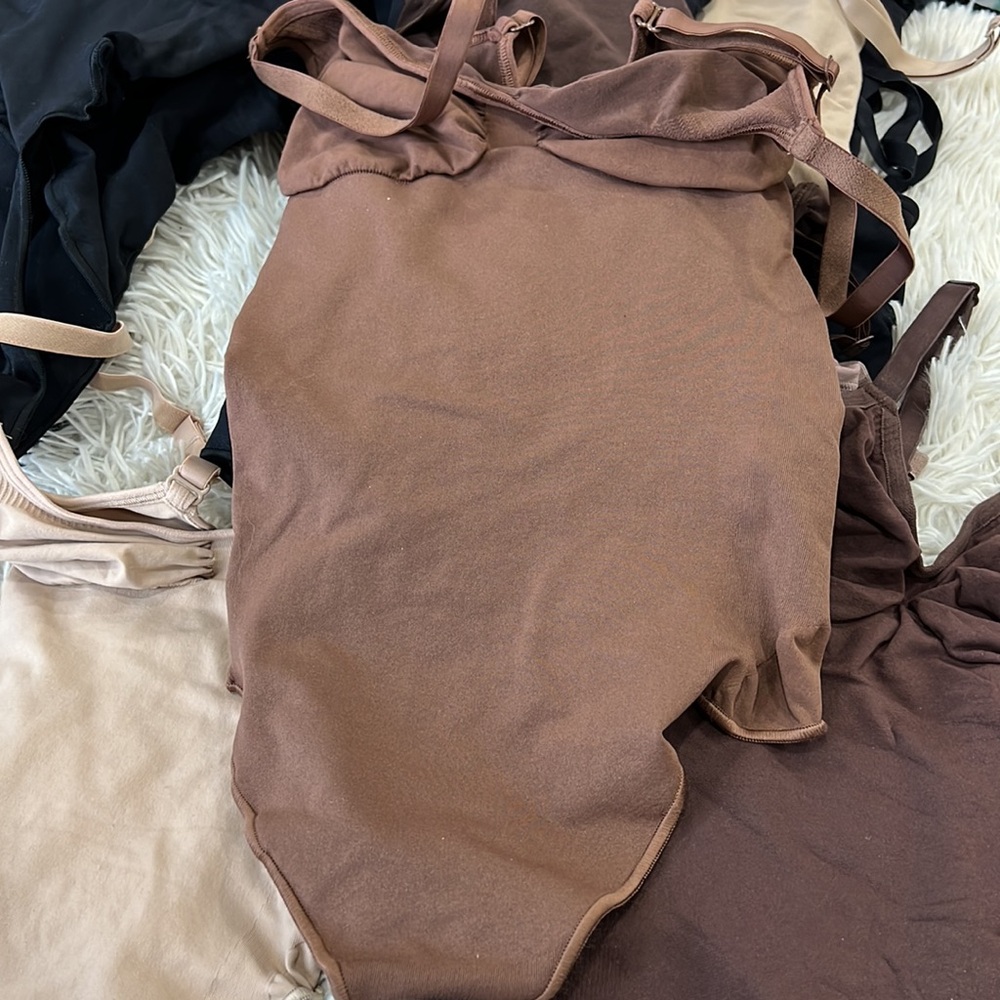 Skims sculpting thong Bodysuit seamless nwot - Picture 7 of 7